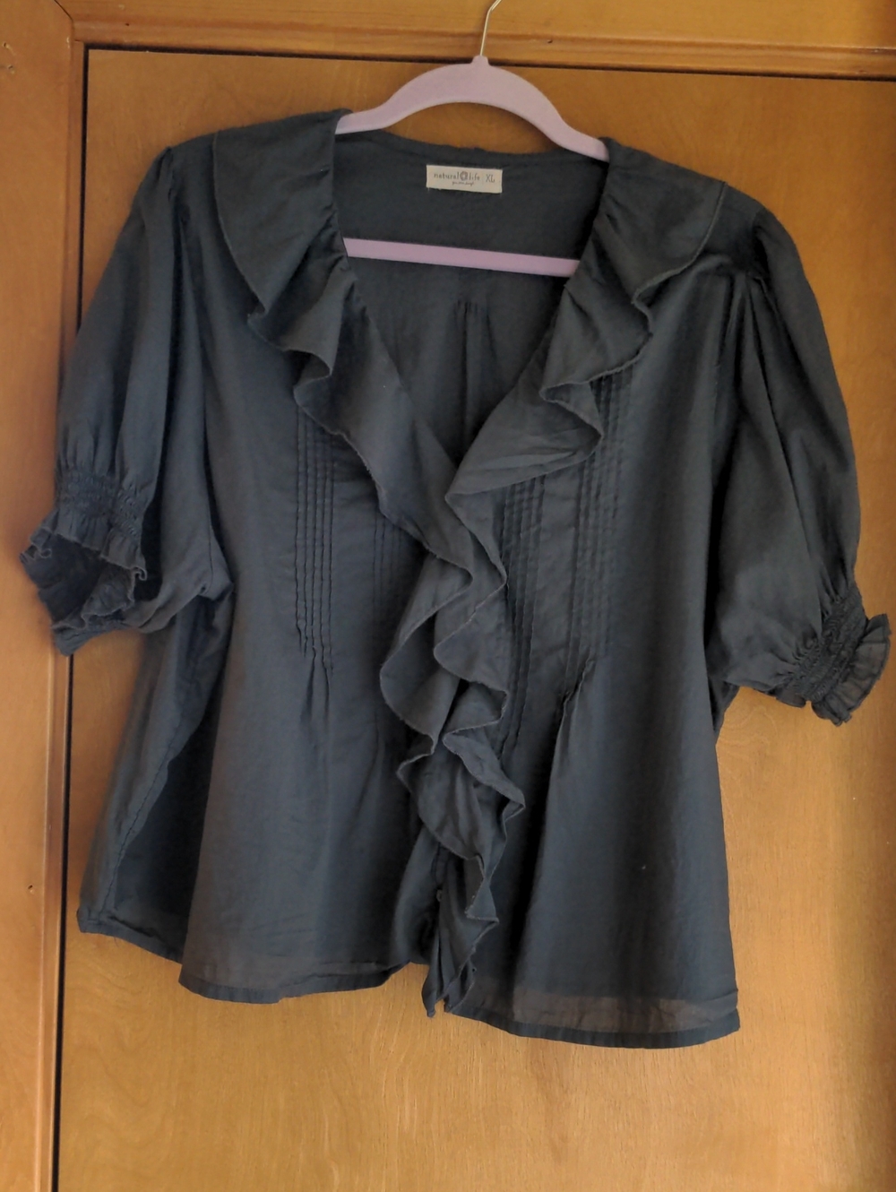 NATURAL LIFE Gray Ruffle-Front Puff Sleeve Top